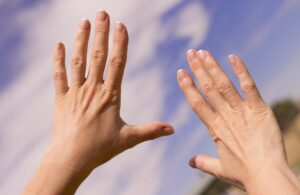 calmer l'arthrose des mains par l'auriculothérapie